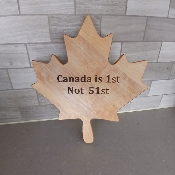 Charcuterie/Cutting Board in the shape of a maple leaf with "Keep Canada Great" - Picture 3 of 7